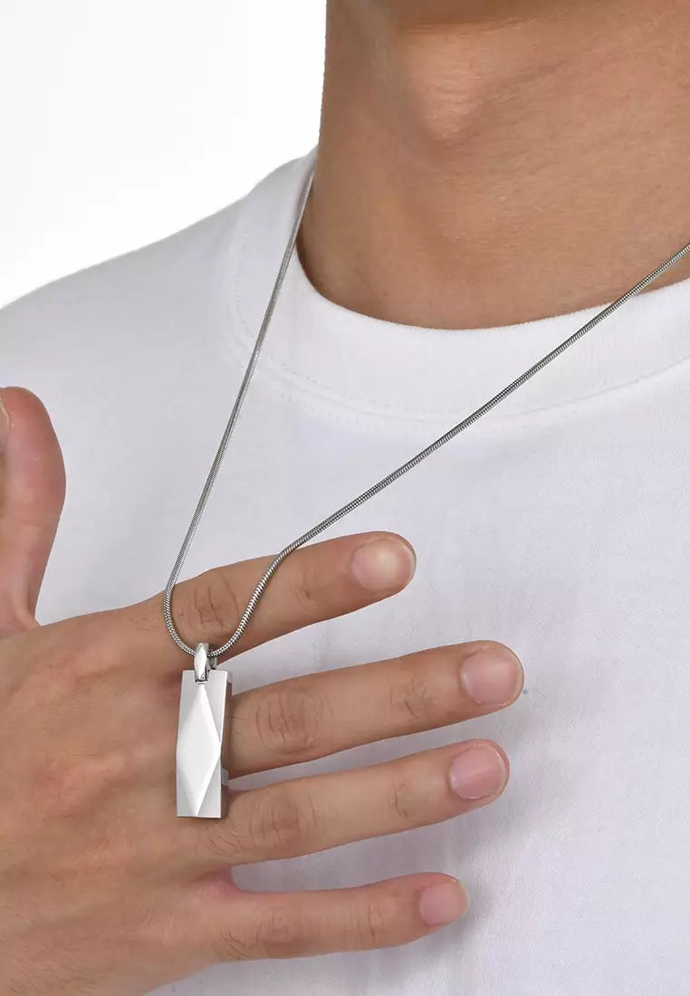 Rhombus Bar Pendant with Neck Chain